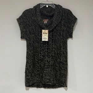 Mudd Short Sleeve Sweater Scoop Neck NWT Women’s Size Medium